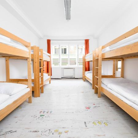Benedikt City Center Hostel Praga Esterno foto