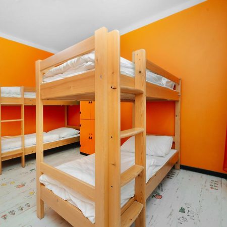 Benedikt City Center Hostel Praga Esterno foto