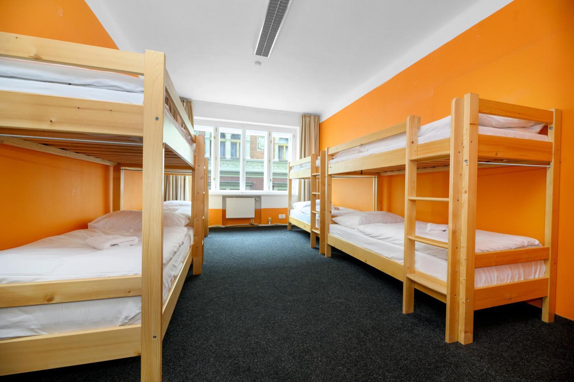 Benedikt City Center Hostel Praga Esterno foto