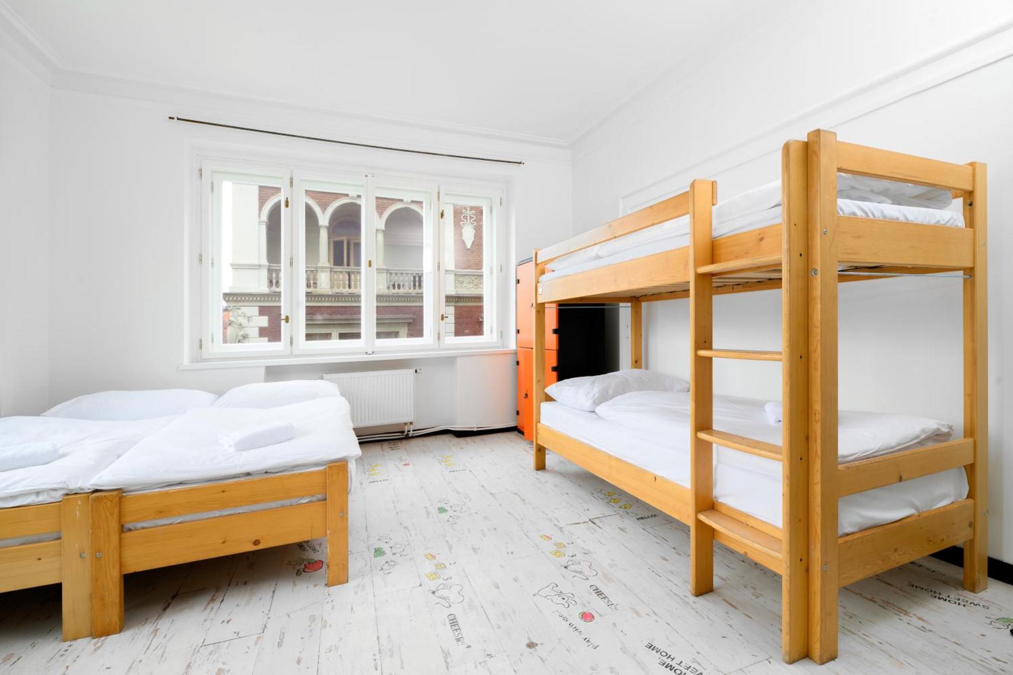 Benedikt City Center Hostel Praga Esterno foto