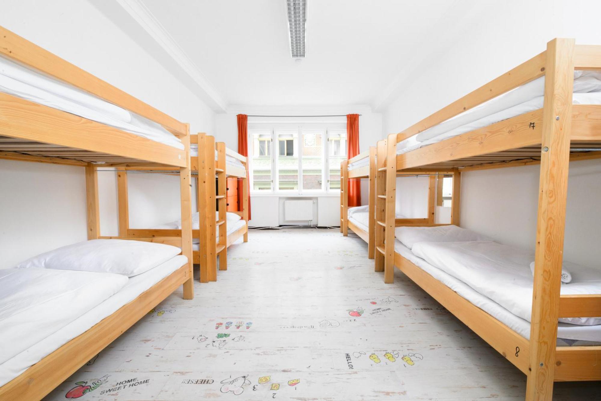 Benedikt City Center Hostel Praga Esterno foto