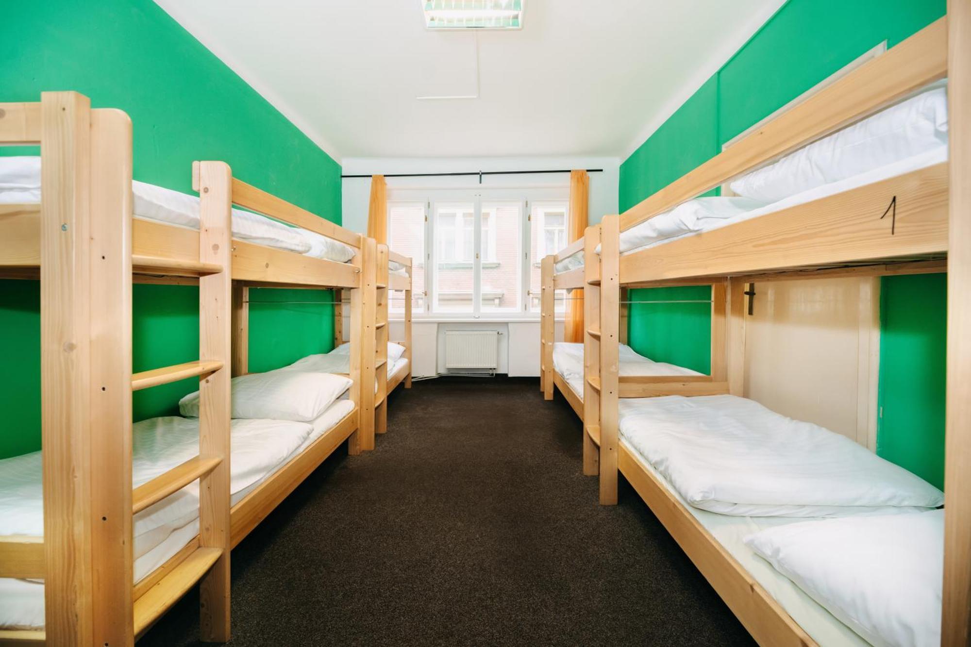 Benedikt City Center Hostel Praga Esterno foto