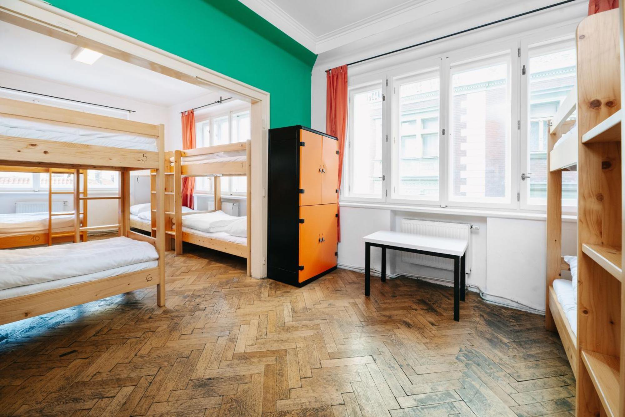 Benedikt City Center Hostel Praga Esterno foto