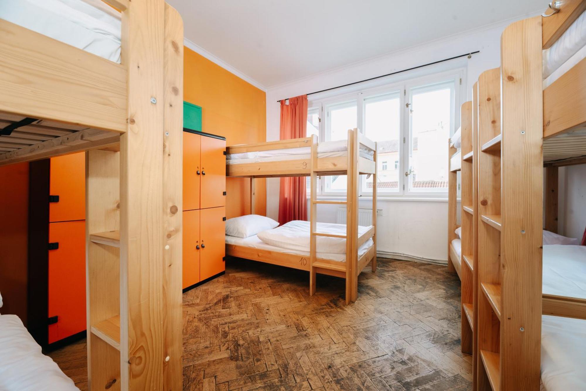 Benedikt City Center Hostel Praga Esterno foto