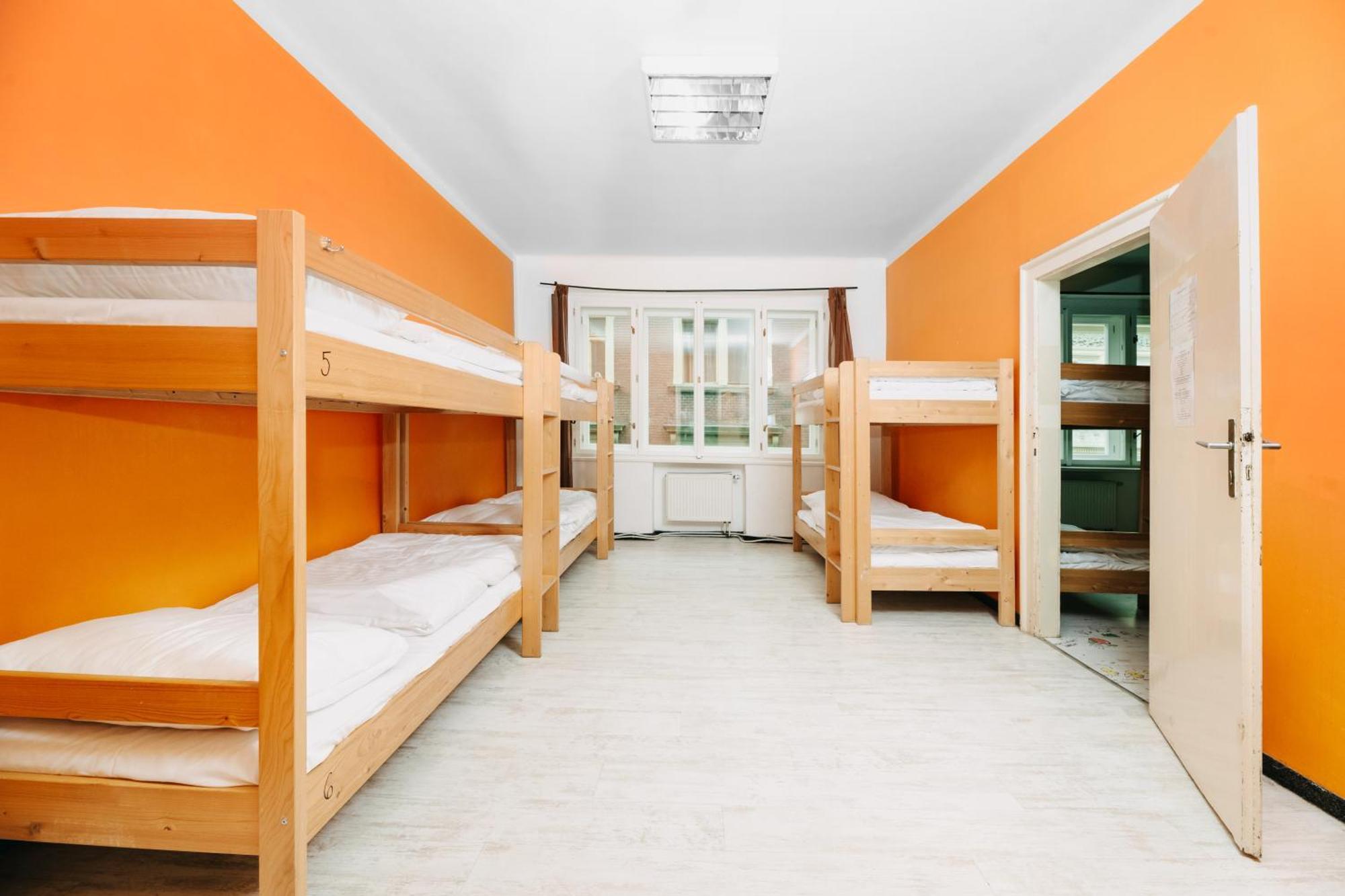 Benedikt City Center Hostel Praga Esterno foto