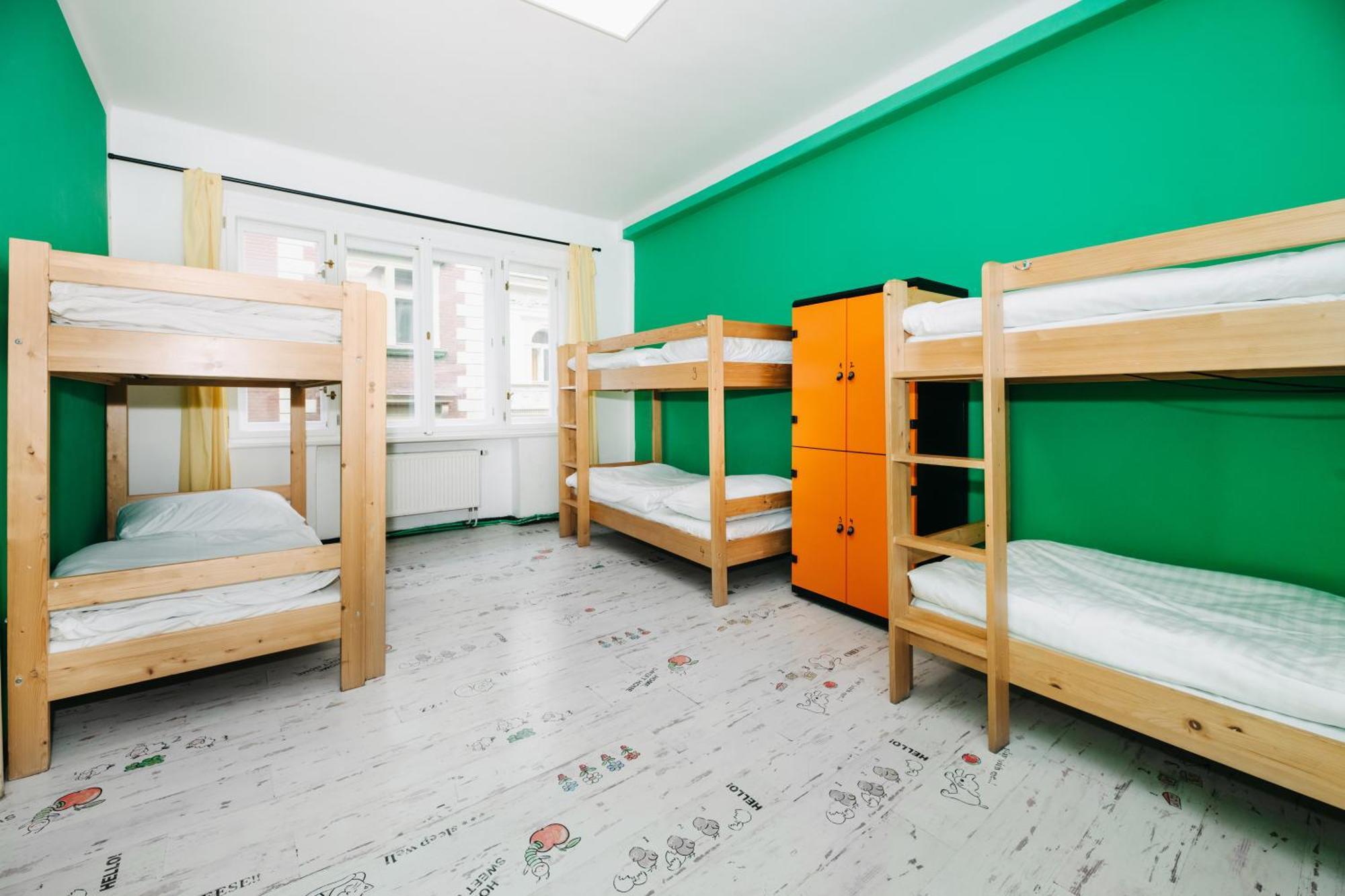 Benedikt City Center Hostel Praga Esterno foto
