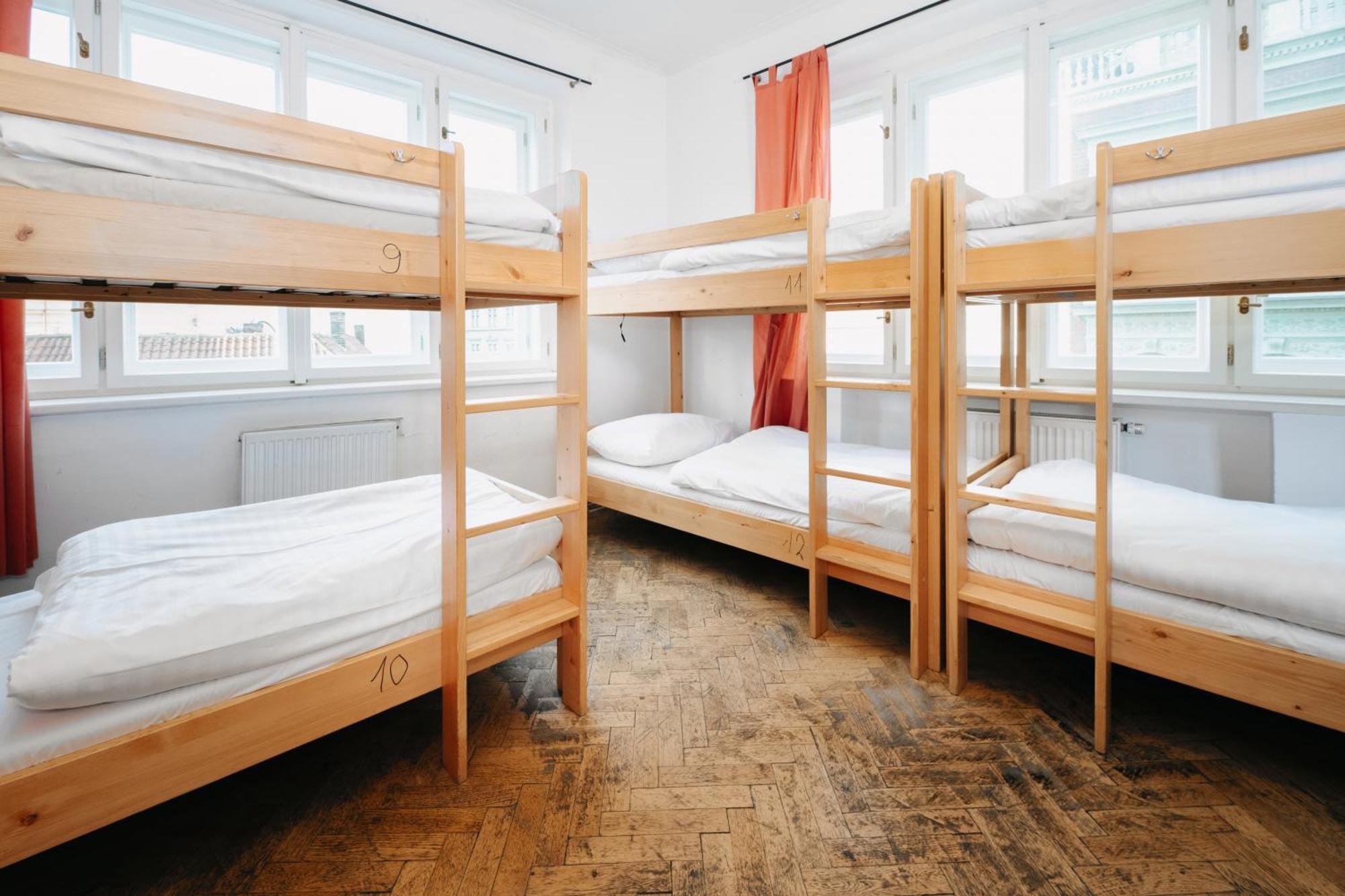 Benedikt City Center Hostel Praga Esterno foto
